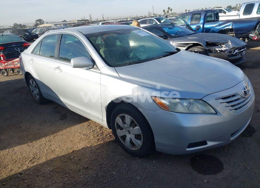 2007 Toyota Camry LE (VIN 4T1BE46K17U192800) main photo