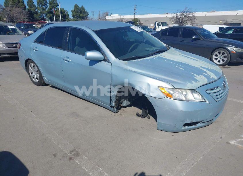 2007 Toyota Camry LE (VIN 4T1BE46K17U519552) main photo