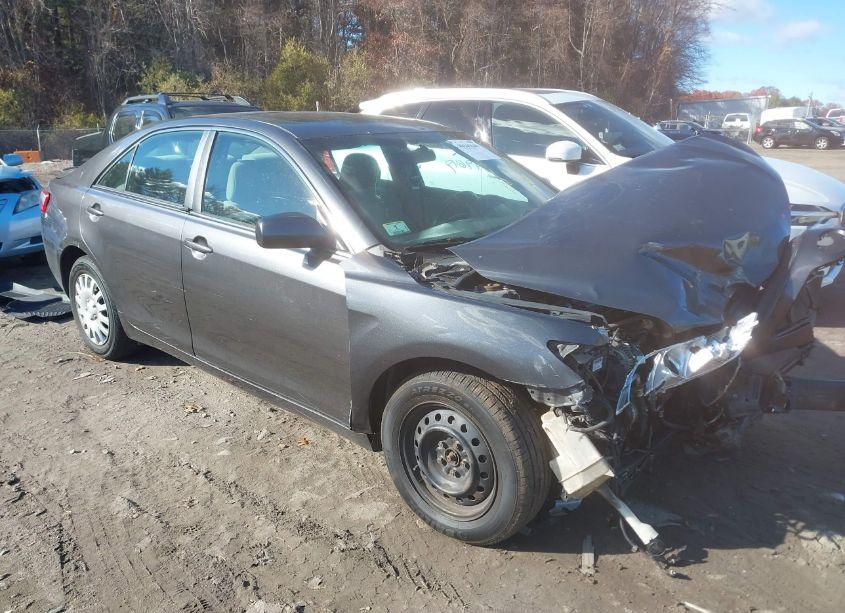 2007 Toyota Camry LE (VIN 4T1BE46K17U542801) main photo