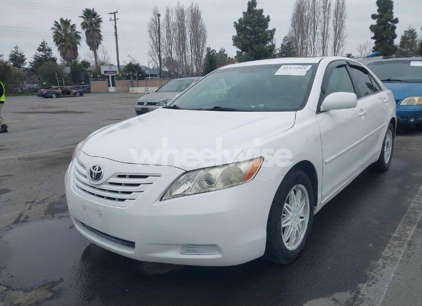 Photo 2 of 2007 Toyota Camry LE (VIN 4T1BE46K17U552356)