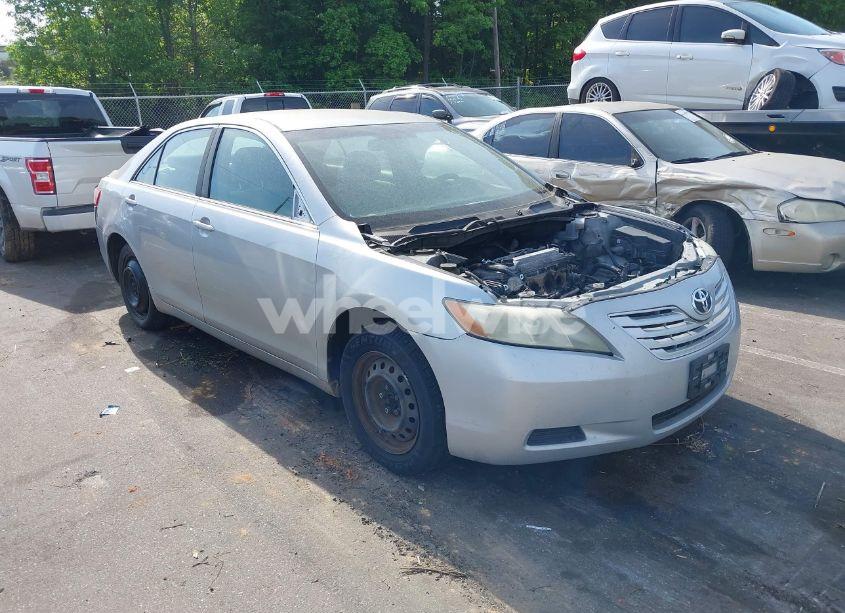 2007 Toyota Camry LE (VIN 4T1BE46K17U574762) main photo