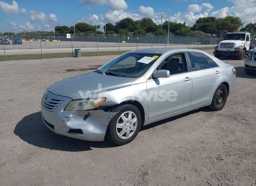 Photo 2 of 2007 Toyota Camry LE (VIN 4T1BE46K17U636452)