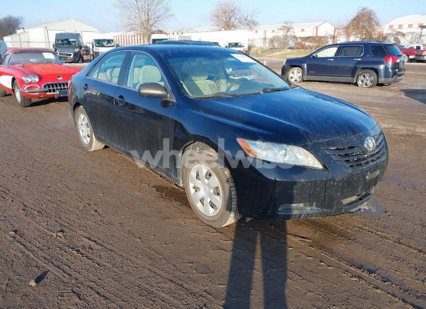 2007 Toyota Camry LE (VIN 4T1BE46K17U641229) main photo