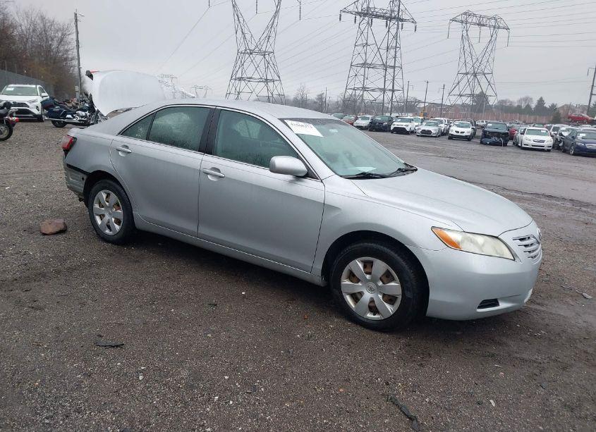 2007 Toyota Camry LE (VIN 4T1BE46K17U673534) main photo