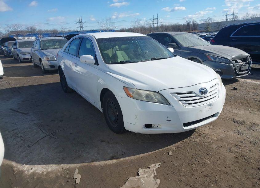 2007 Toyota Camry LE (VIN 4T1BE46K17U728158) main photo