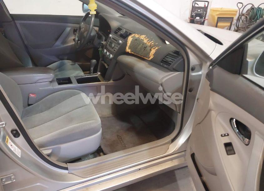 Photo 5 of 2009 Toyota Camry LE (VIN 4T1BE46K19U263495)