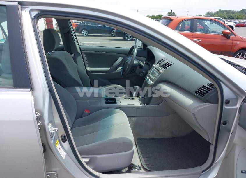 Photo 5 of 2009 Toyota Camry LE (VIN 4T1BE46K19U307852)