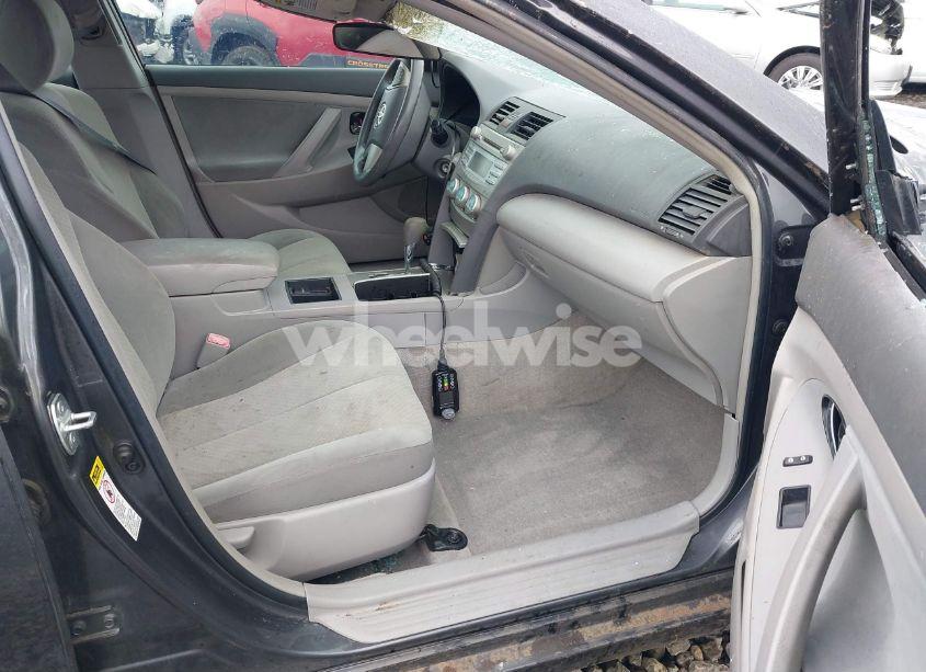 Photo 5 of 2009 Toyota Camry LE (VIN 4T1BE46K19U351611)