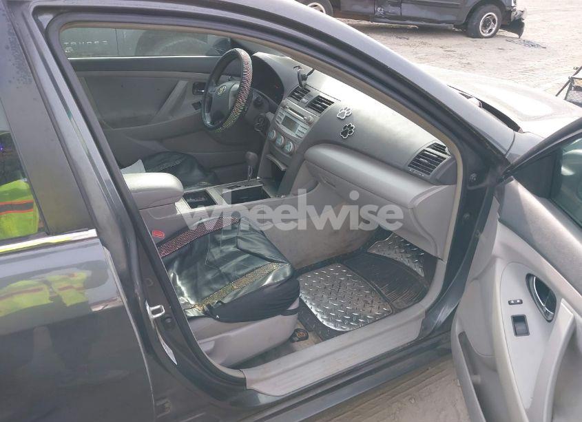 Photo 5 of 2009 Toyota Camry LE (VIN 4T1BE46K19U368733)