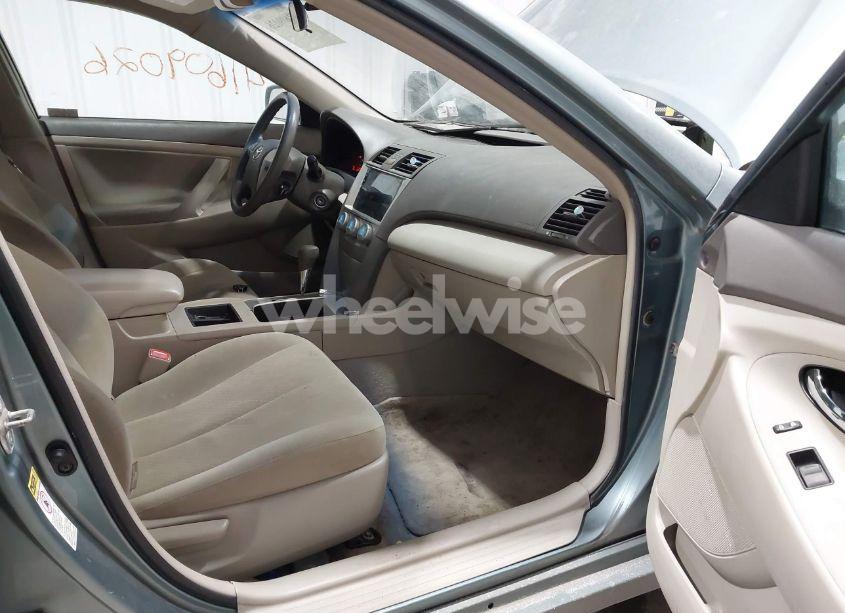 Photo 5 of 2009 Toyota Camry LE (VIN 4T1BE46K19U838033)