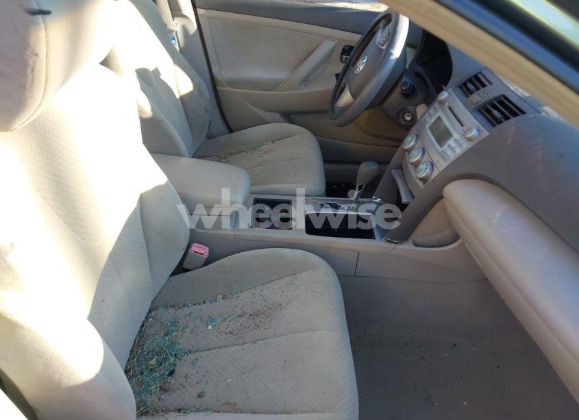 Photo 5 of 2009 Toyota Camry LE (VIN 4T1BE46K19U852224)