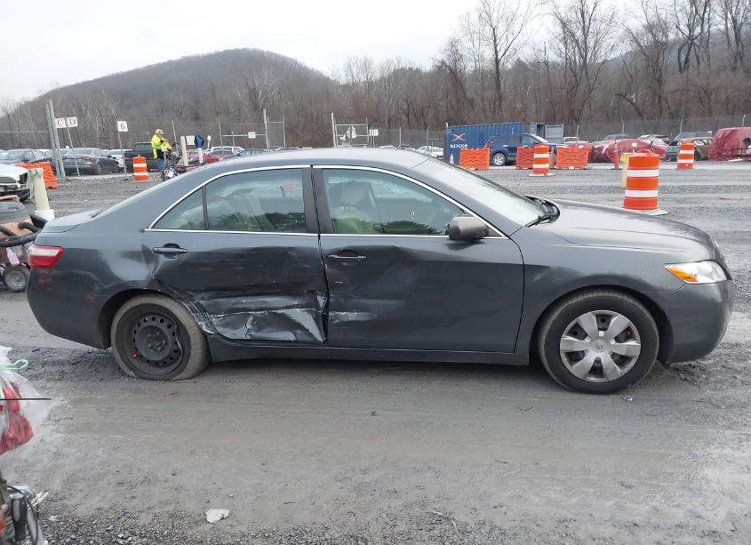 Photo 13 of 2009 Toyota Camry LE (VIN 4T1BE46K19U879746)