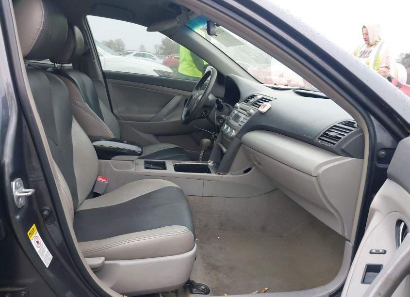 Photo 5 of 2009 Toyota Camry LE (VIN 4T1BE46K19U885420)