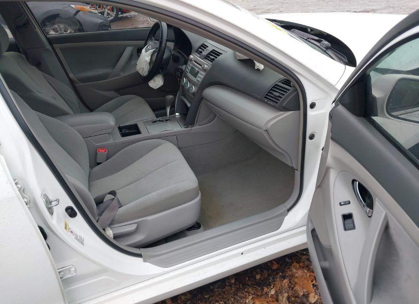 Photo 5 of 2009 Toyota Camry LE (VIN 4T1BE46K19U908811)