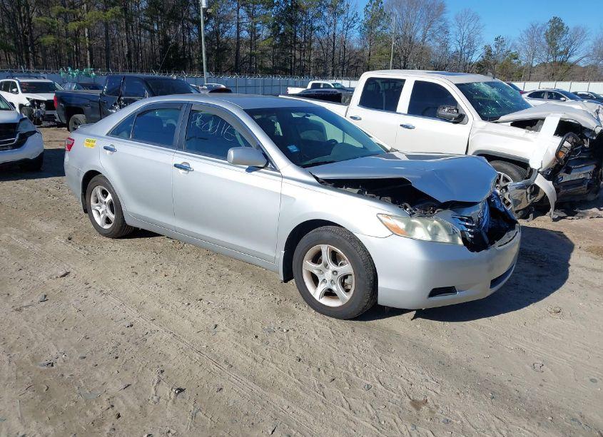 2007 Toyota Camry LE (VIN 4T1BE46K27U030884) main photo