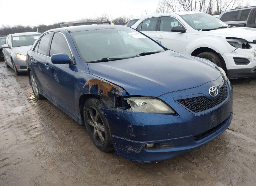 2007 Toyota Camry SE (VIN 4T1BE46K27U037415) main photo