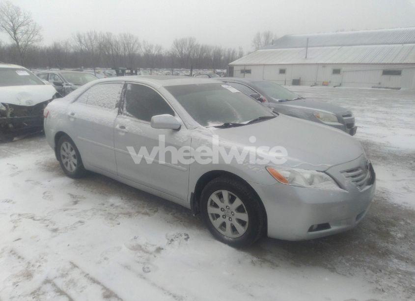 2007 Toyota Camry XLE (VIN 4T1BE46K27U071239) main photo