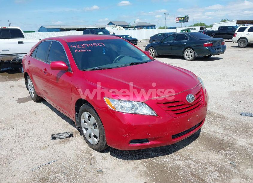 2007 Toyota Camry LE (VIN 4T1BE46K27U086484) main photo