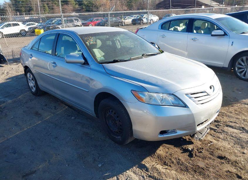 2007 Toyota Camry LE (VIN 4T1BE46K27U128037) main photo