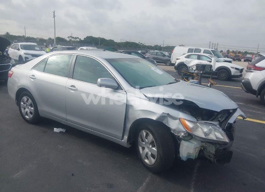 2007 Toyota Camry LE (VIN 4T1BE46K27U145016) main photo