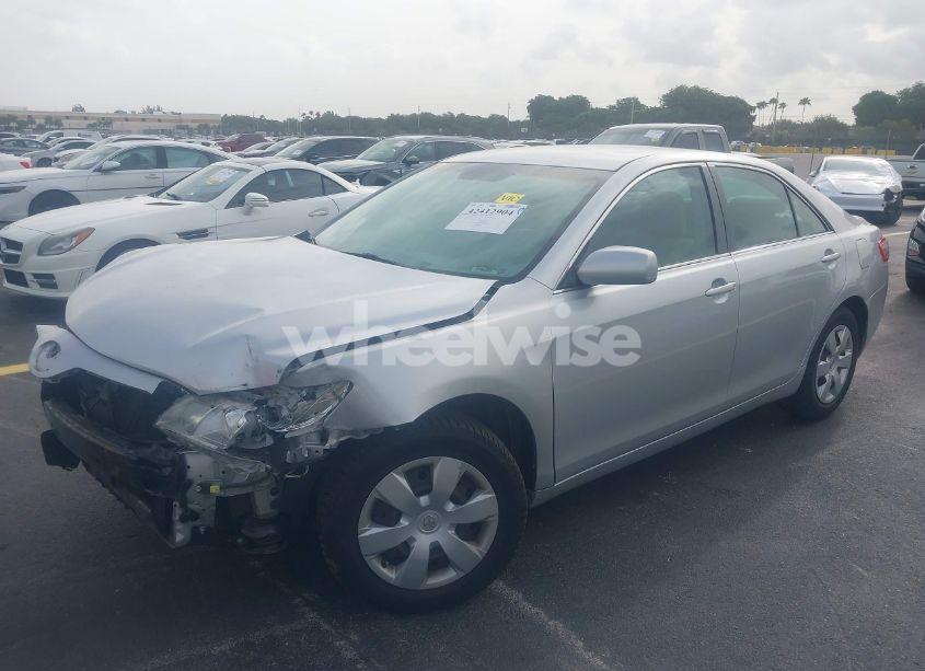 Photo 2 of 2007 Toyota Camry LE (VIN 4T1BE46K27U145016)