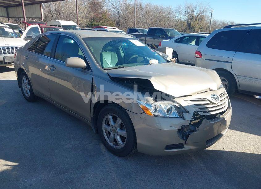 2007 Toyota Camry LE (VIN 4T1BE46K27U500427) main photo