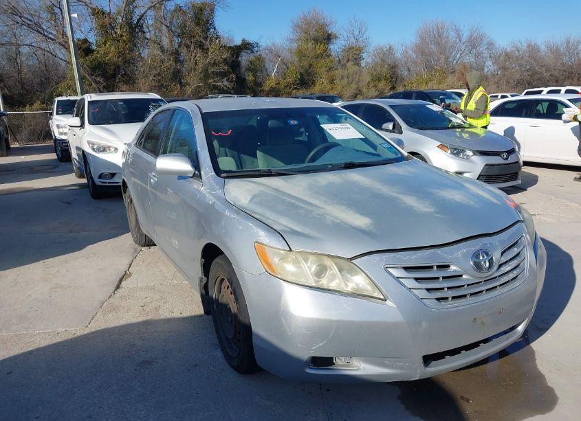 2007 Toyota Camry LE (VIN 4T1BE46K27U500721) main photo