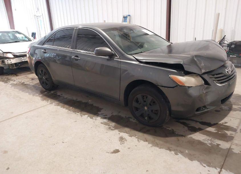 2007 Toyota Camry LE (VIN 4T1BE46K27U518524) main photo