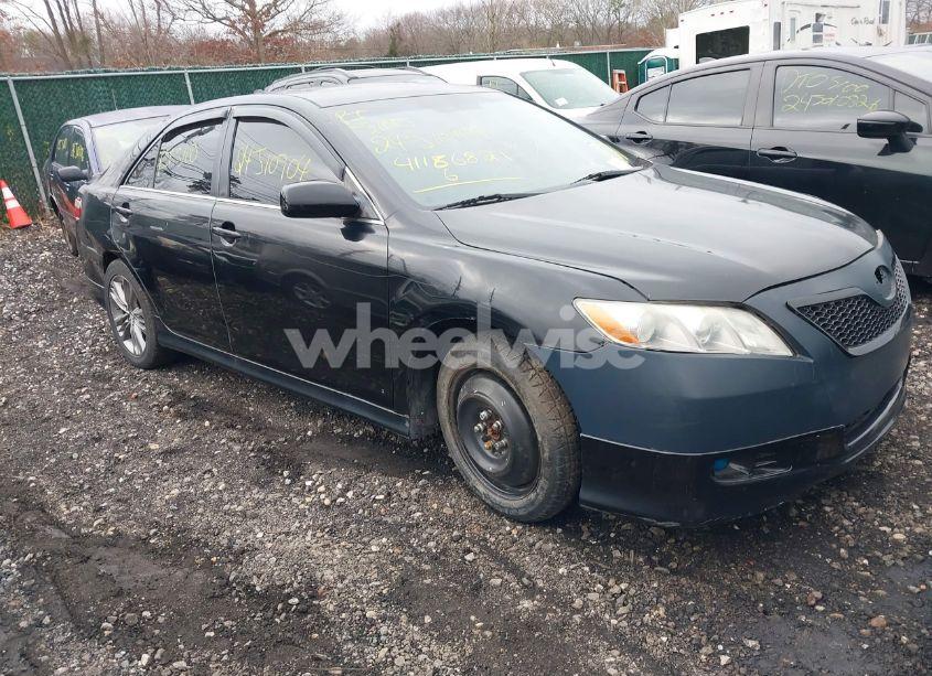 2007 Toyota Camry SE (VIN 4T1BE46K27U570820) main photo