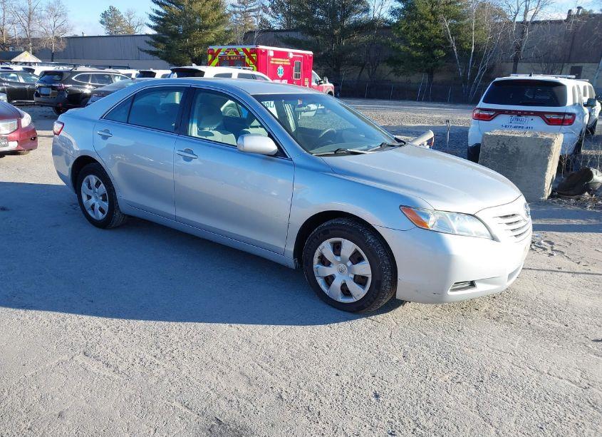 2007 Toyota Camry LE (VIN 4T1BE46K27U593658) main photo
