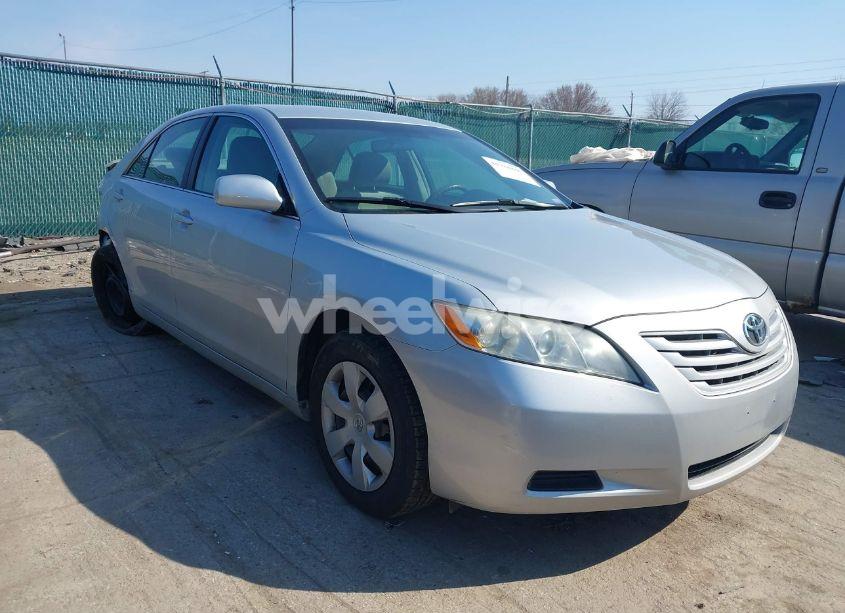 2007 Toyota Camry LE (VIN 4T1BE46K27U622740) main photo