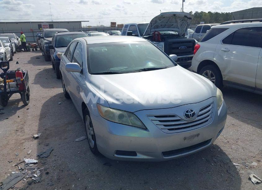 2007 Toyota Camry LE (VIN 4T1BE46K27U632975) main photo