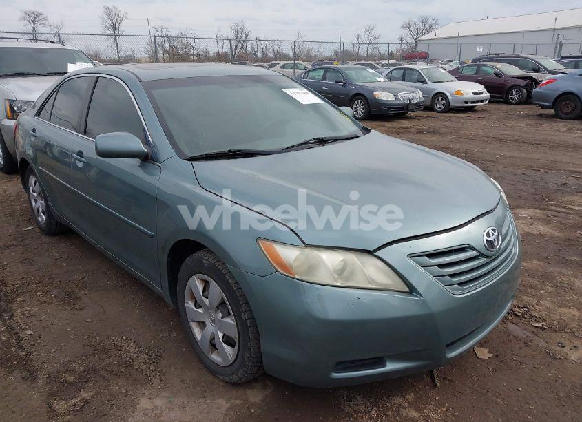 2007 Toyota Camry LE (VIN 4T1BE46K27U642213) main photo