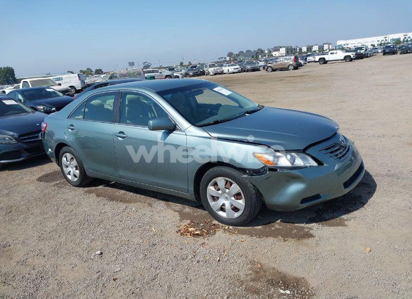 2007 Toyota Camry LE (VIN 4T1BE46K27U657097) main photo