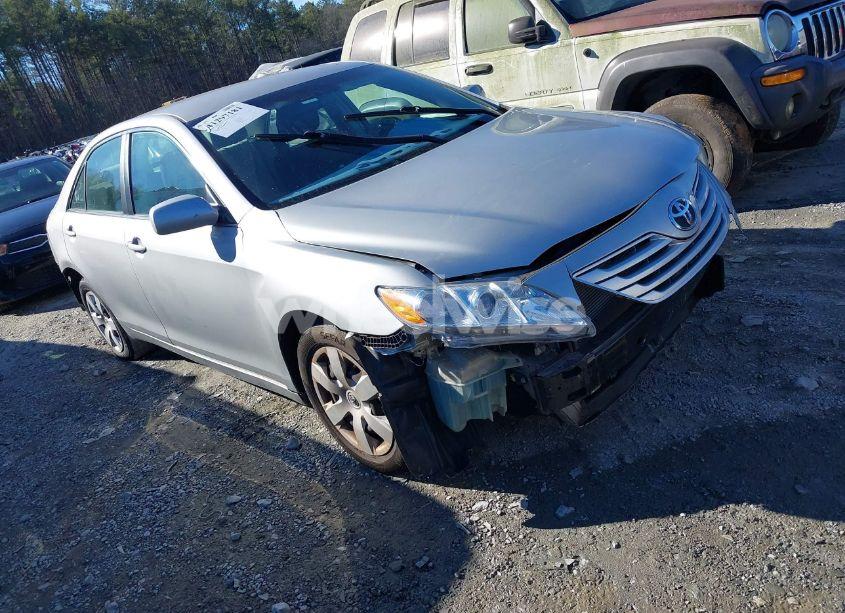 2007 Toyota Camry LE (VIN 4T1BE46K27U657911) main photo