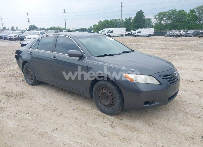 2007 Toyota Camry LE (VIN 4T1BE46K27U662851) main photo