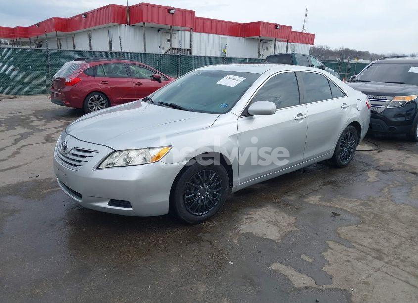 Photo 2 of 2008 Toyota Camry LE (VIN 4T1BE46K28U211274)