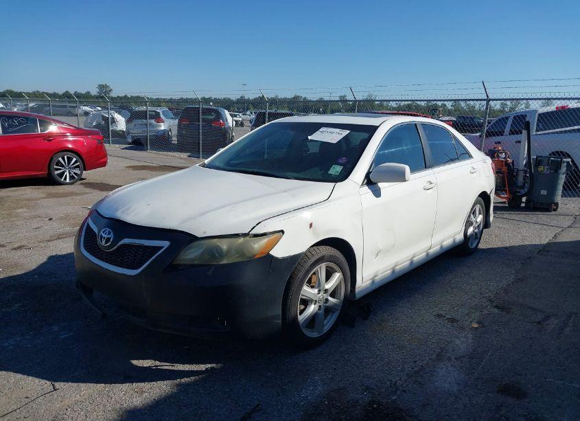 Photo 2 of 2009 Toyota Camry SE (VIN 4T1BE46K29U860753)