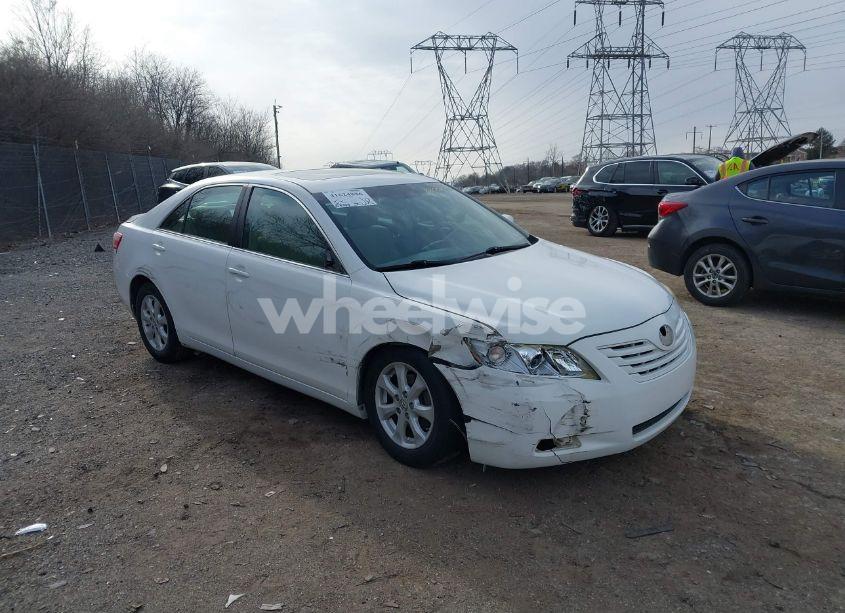2009 Toyota Camry LE (VIN 4T1BE46K29U880520) main photo