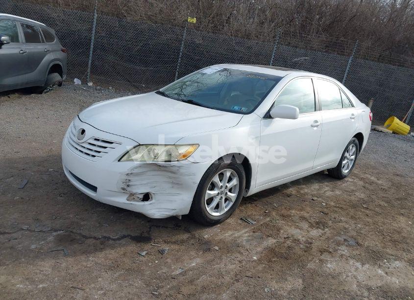Photo 2 of 2009 Toyota Camry LE (VIN 4T1BE46K29U880520)