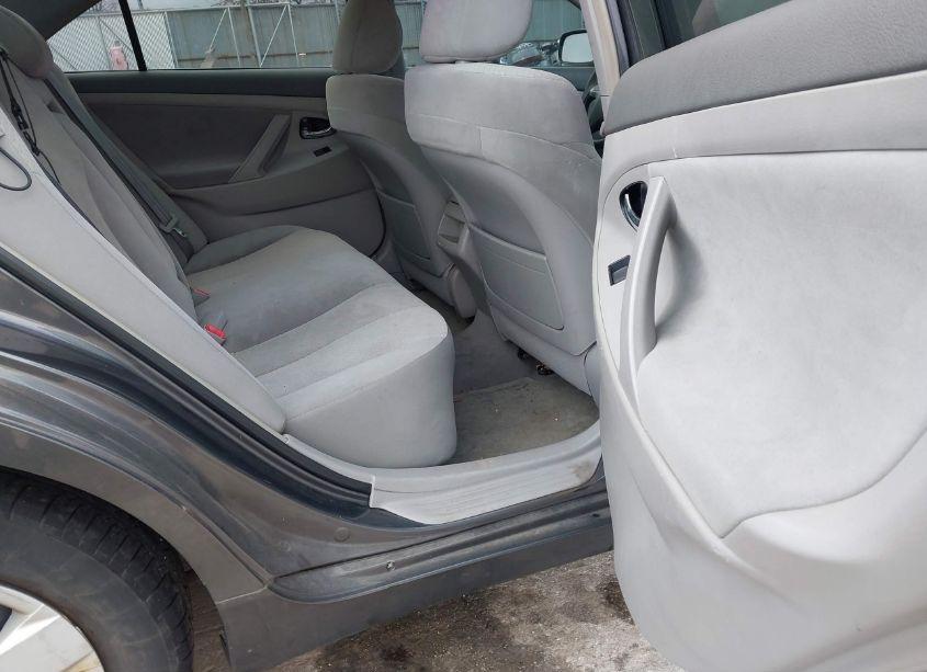 Photo 8 of 2007 Toyota Camry LE (VIN 4T1BE46K37U550124)