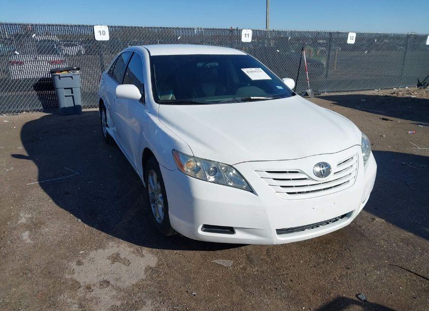 2007 Toyota Camry LE (VIN 4T1BE46K37U675527) main photo