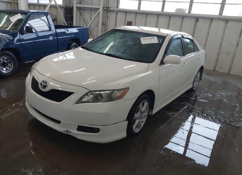 Photo 2 of 2008 Toyota Camry SE (VIN 4T1BE46K38U761471)