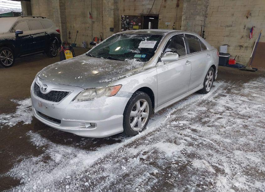 Photo 2 of 2009 Toyota Camry SE (VIN 4T1BE46K39U302622)