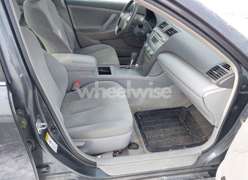 Photo 5 of 2009 Toyota Camry LE (VIN 4T1BE46K39U405927)