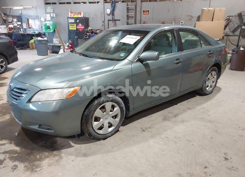 Photo 2 of 2009 Toyota Camry LE (VIN 4T1BE46K39U810718)