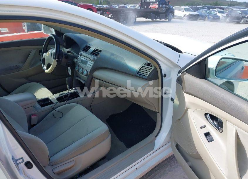 Photo 5 of 2009 Toyota Camry (VIN 4T1BE46K39U830032)