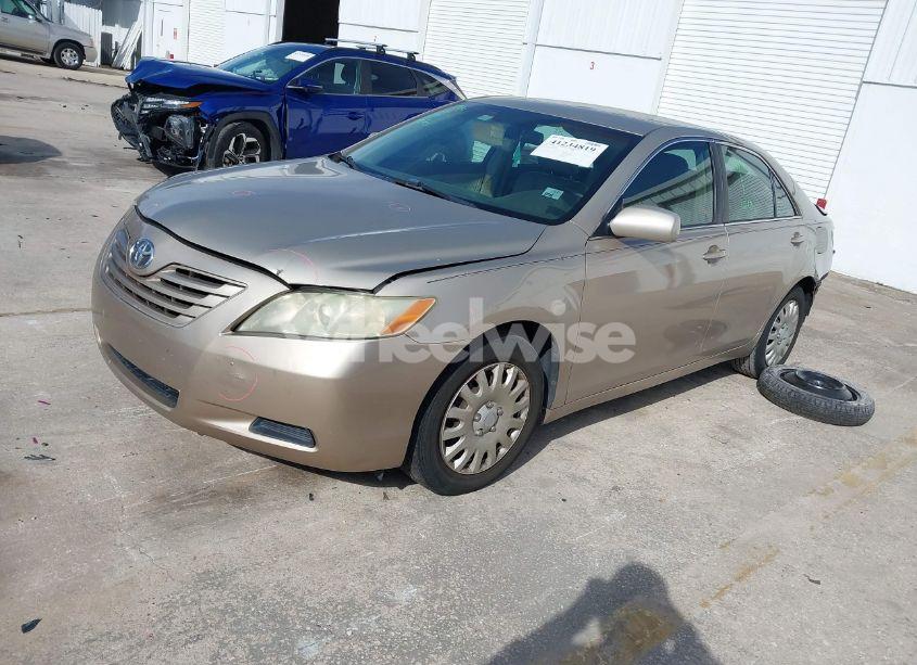Photo 2 of 2007 Toyota Camry LE (VIN 4T1BE46K47U012662)