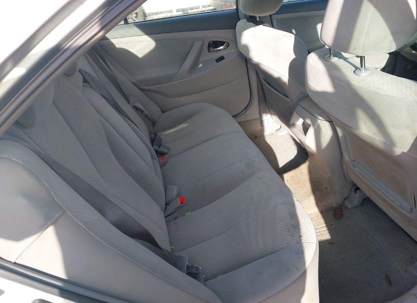 Photo 8 of 2007 Toyota Camry LE (VIN 4T1BE46K47U030112)