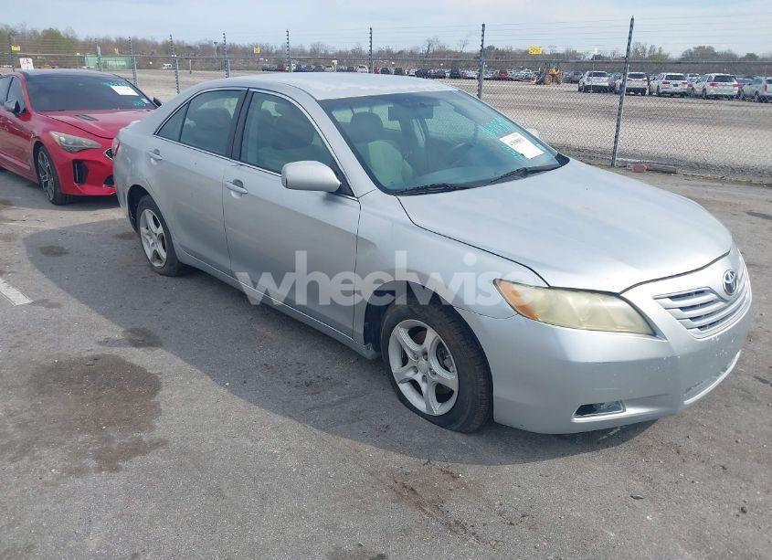 2007 Toyota Camry LE (VIN 4T1BE46K47U043586) main photo